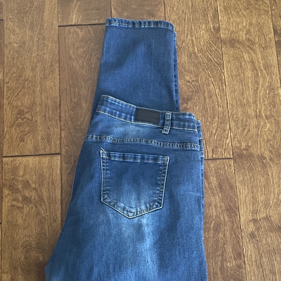 Women’s size 16w skinny jeans - Picture 2 of 4